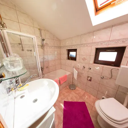 Daire Apartman Most *
